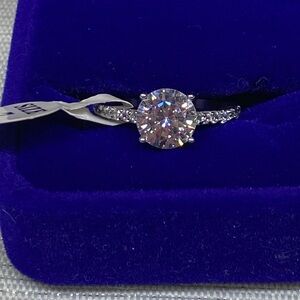 Elegant Silver Diamond Ring